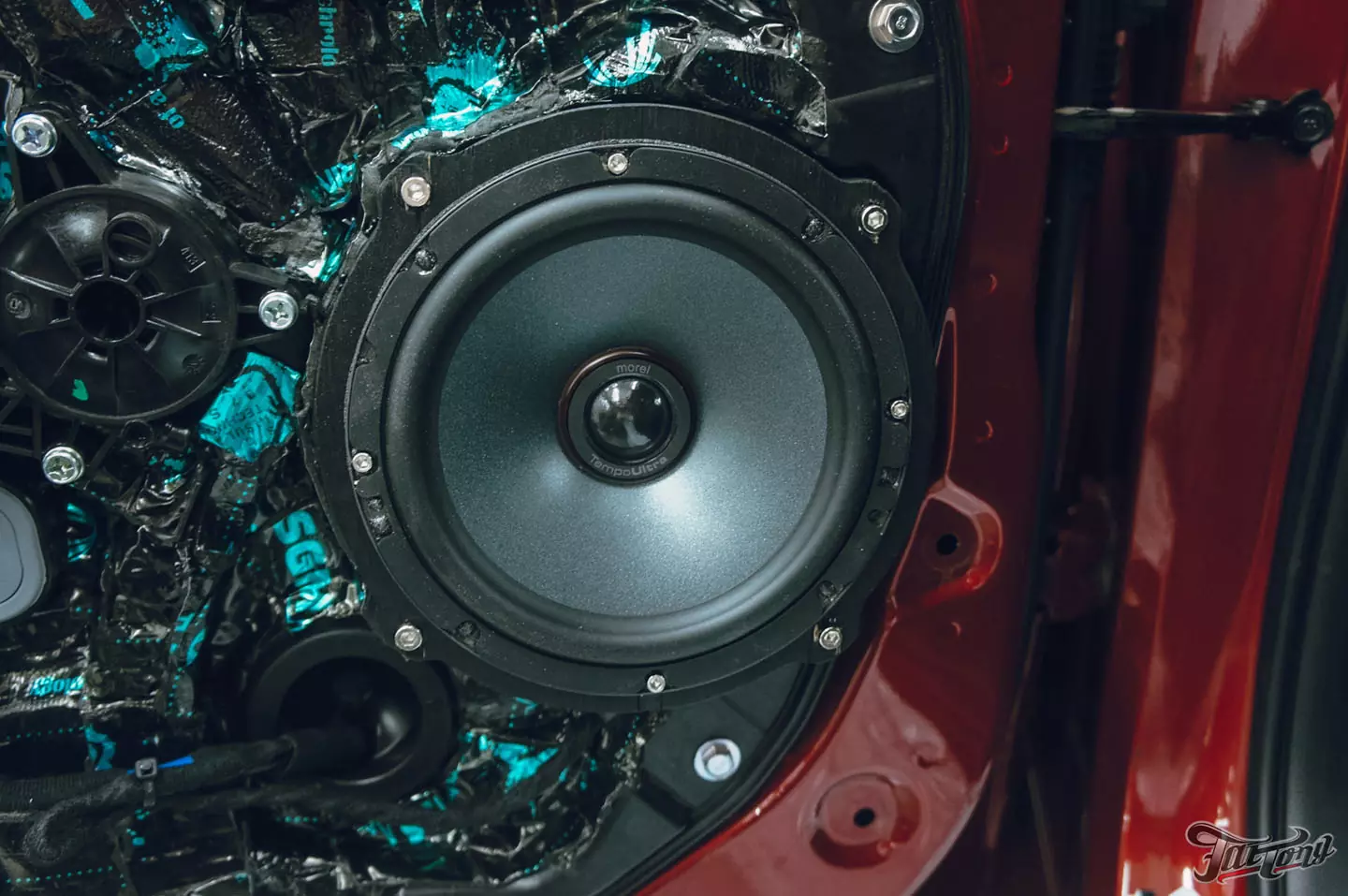 Комплексная шумоизоляция и замена тыловой акустики на Kia Cerato